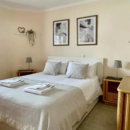 Secluded Romantic Villa Retreat In Tabayesco Lägenhet *