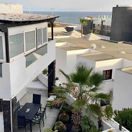 Secluded Romantic Villa Retreat In Tabayesco Lägenhet